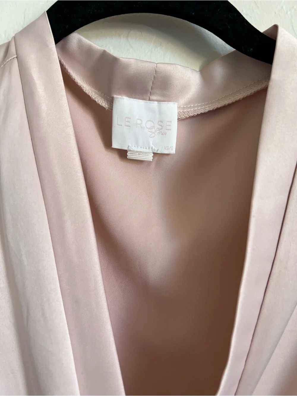 Le Rose Women’s Lace-Trim Satin Robe in Blush